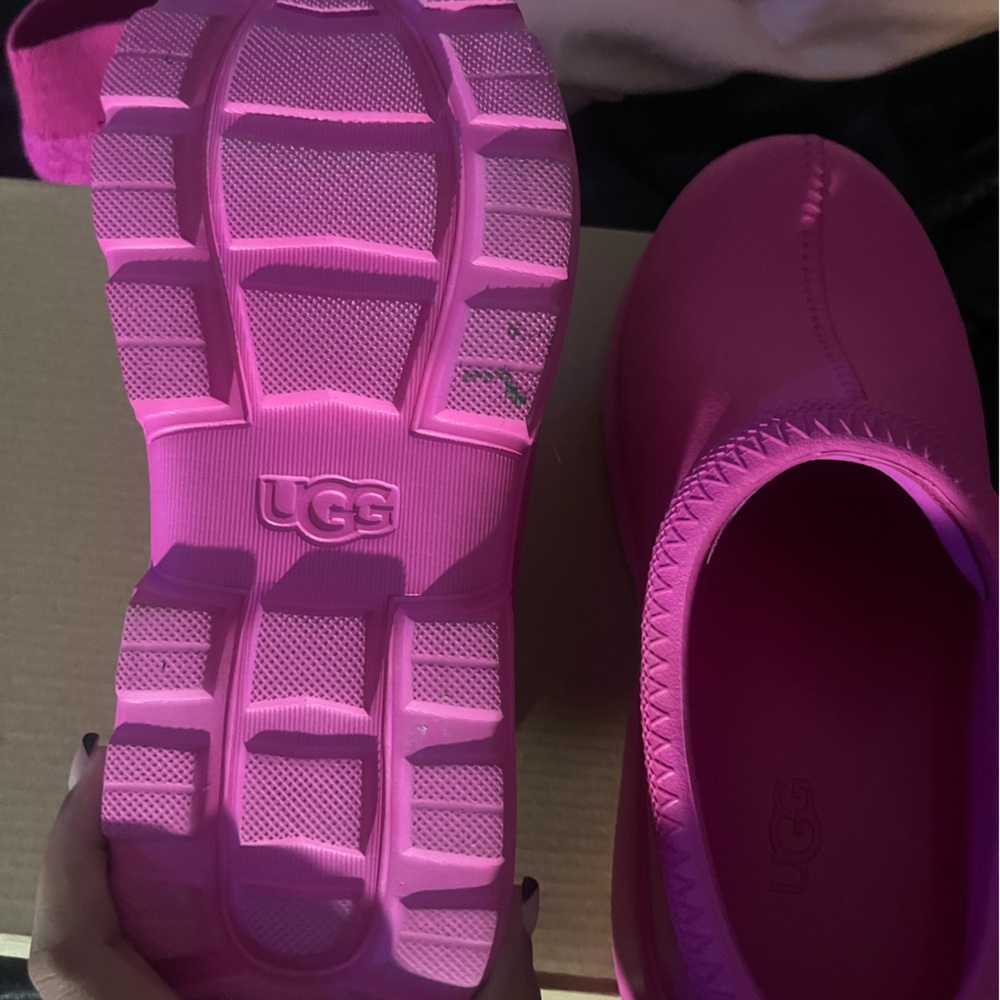 Pink #UGGS - Picture 3 of 5